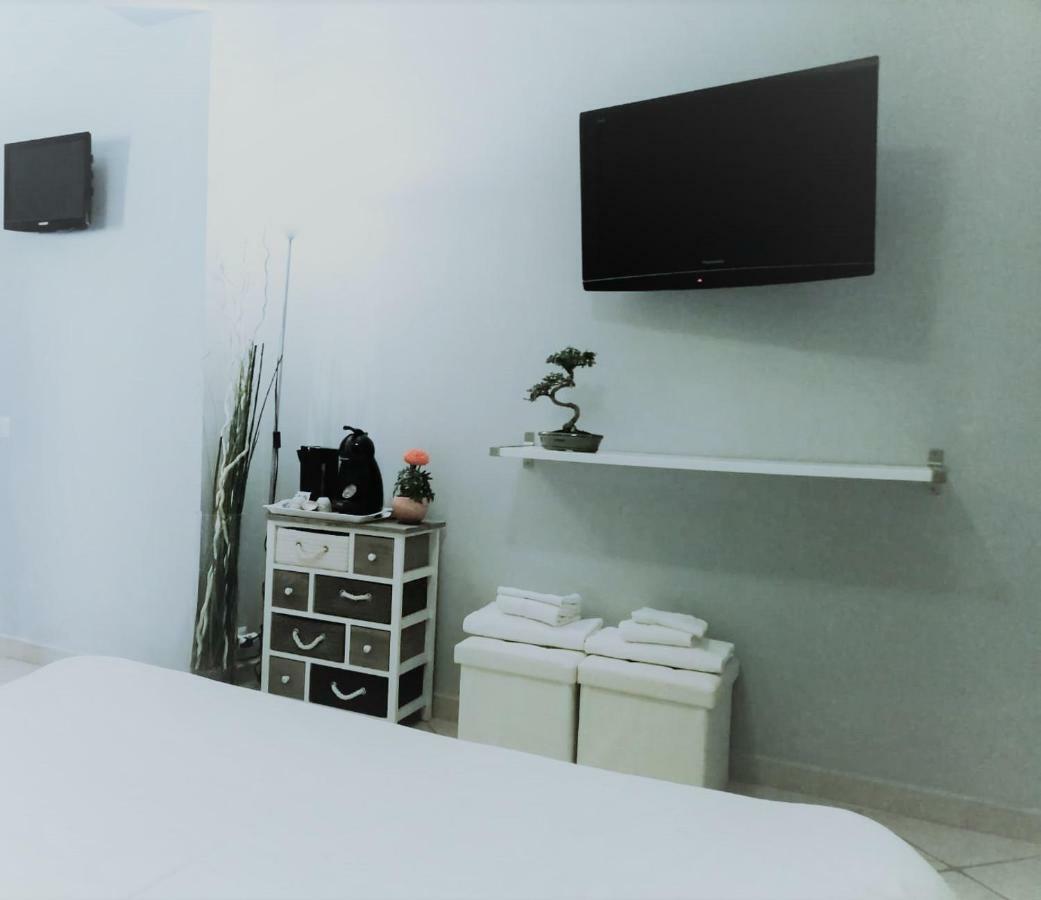 Albachiara Guest House Fiumicino Esterno foto